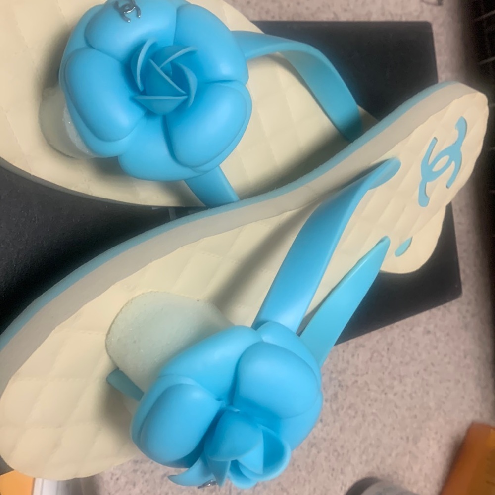 Beach slippers